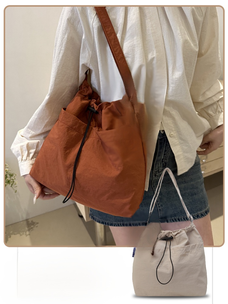 Ultra-light casual large capacity messenger bag