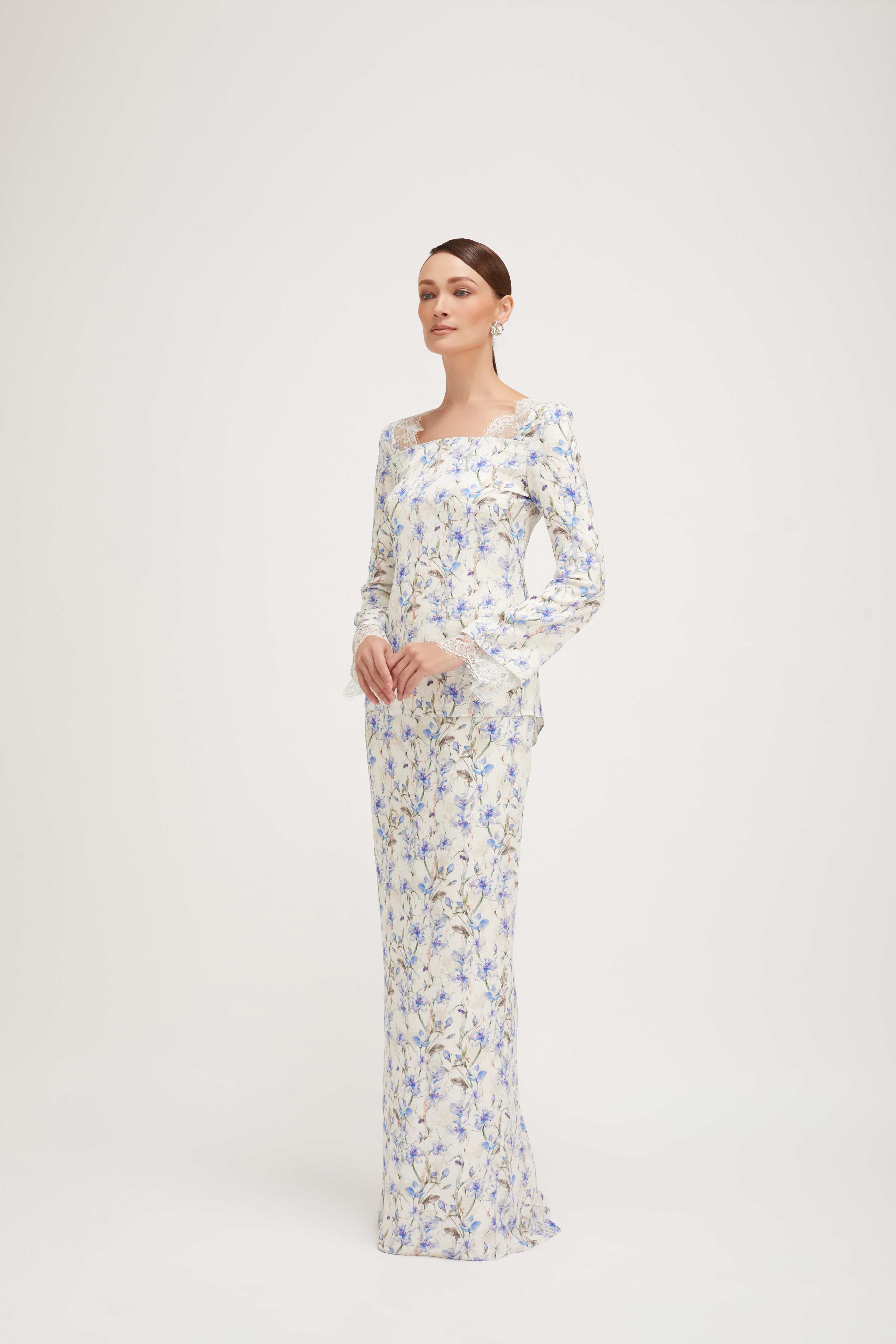 Harper - White & Blue