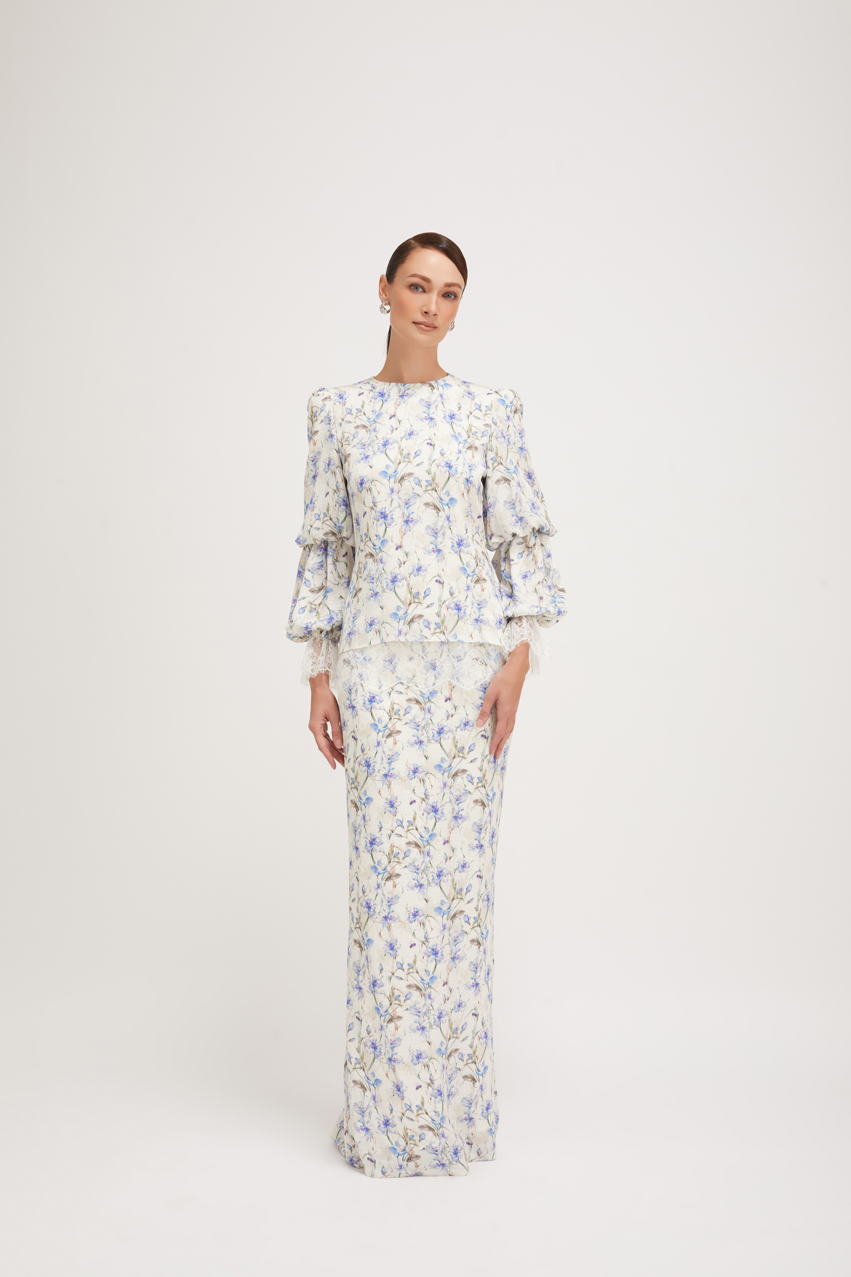 Calista - White & Blue