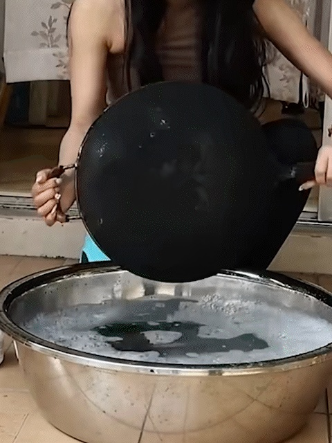 1030457-李贝洁-泡立净-y_10.gif