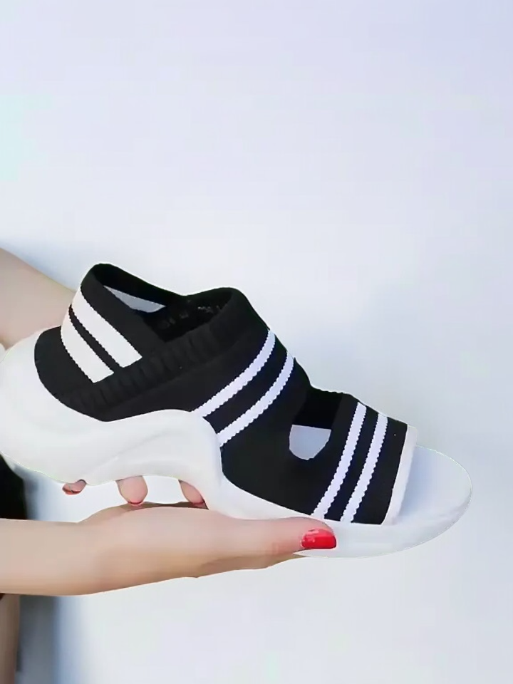 รองเท้าแตะแบบทอน้ำหนักเบาไม่เหนื่อยเท้าใส่ได้สองแบบ