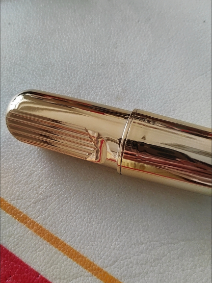 ปากกาย้อมผมอัพเกรดใหม่เพื่อปกปิดผมหงอก