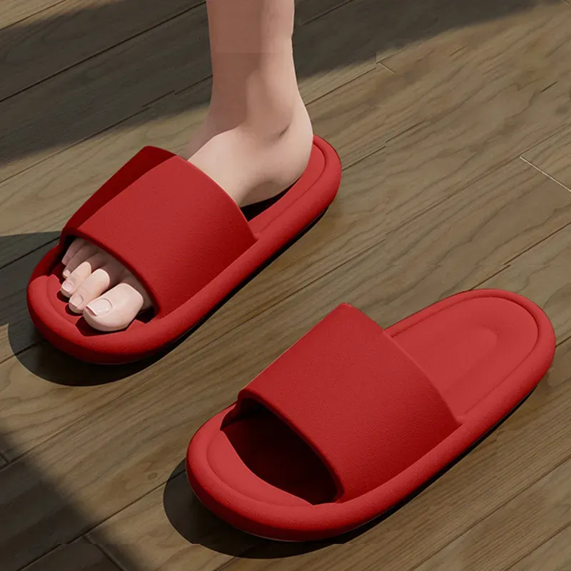 รองเท้าแตะนุ่มนวลมาก