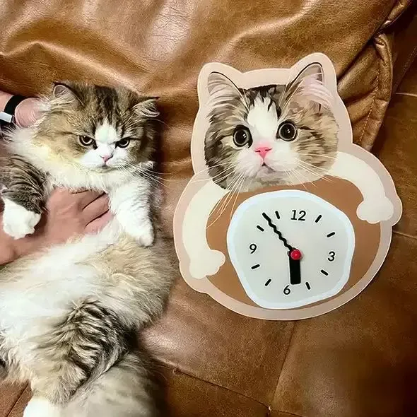 カスタマイズされたペットの写真をパーソナライズした壁掛け時計