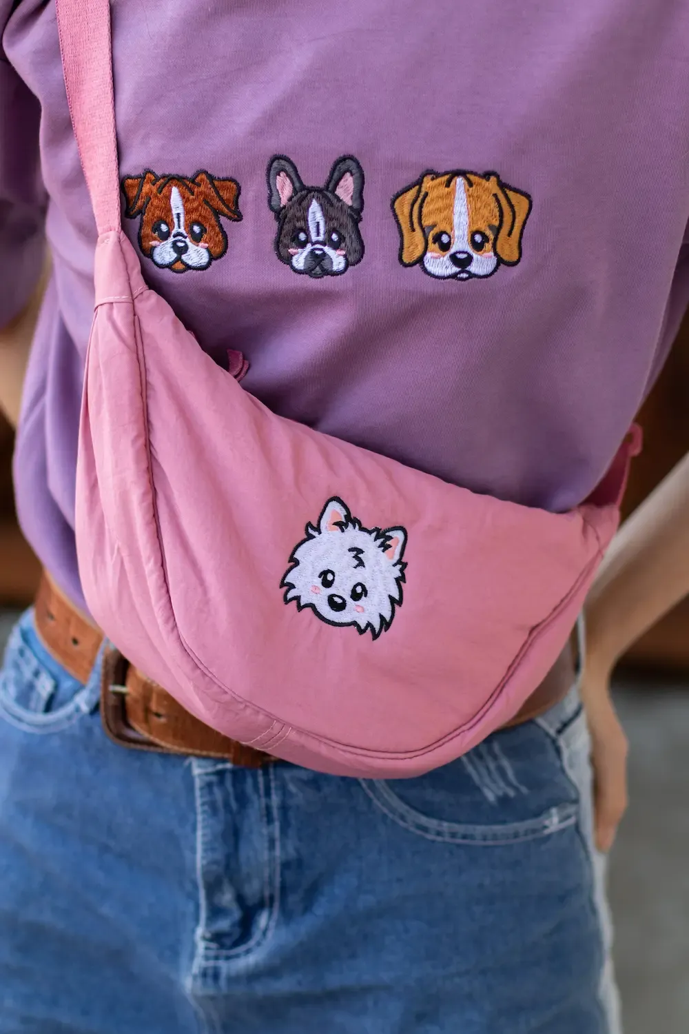 完全にカスタマイズされた刺繍の漫画ペットの肖像画クロスボディバッグ