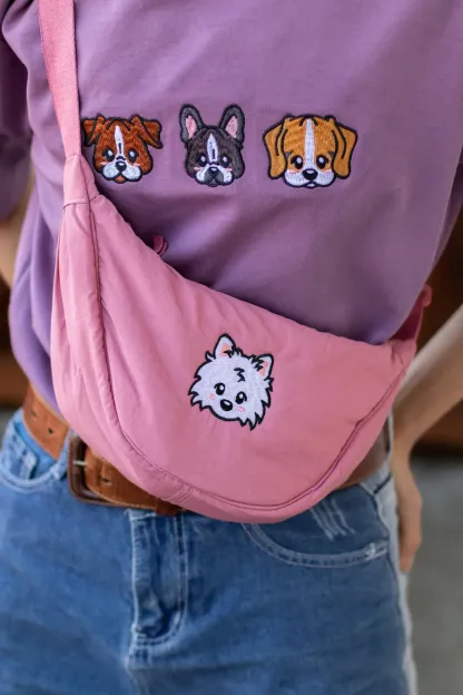 完全にカスタマイズされた刺繍の漫画ペットの肖像画クロスボディバッグ