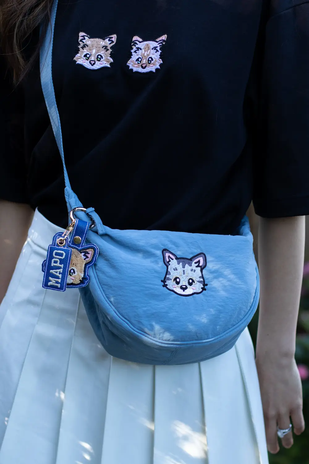 完全にカスタマイズされた刺繍の漫画ペットの肖像画クロスボディバッグ