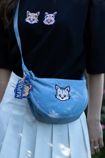 完全にカスタマイズされた刺繍の漫画ペットの肖像画クロスボディバッグ