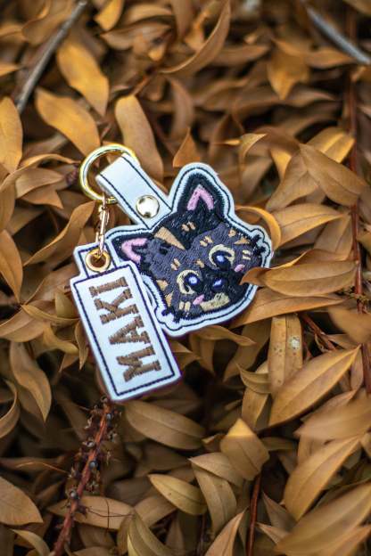 刺繡漫画ペットポートレート革キーホルダーをカスタマイズ-welikecustom-MJ