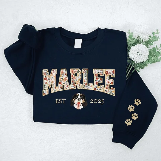 🔥Hot Sale🔥漫画風ペットの肖像画が入ったカスタム刺繍スウェットシャツ（花柄アップリケ刺繍入り）