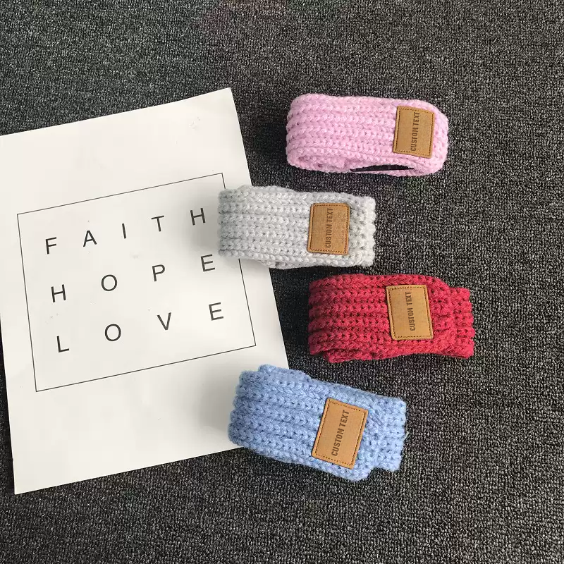 カスタマイズされたペットの名前が入ったシンプルなペットスカーフ-welikecustom-MJ