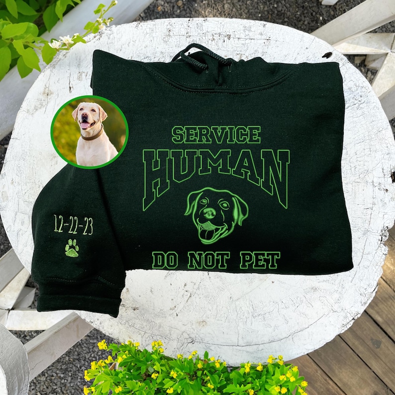 Service human do not pet ダジャレ入り ペット写真刺繍Tシャツ