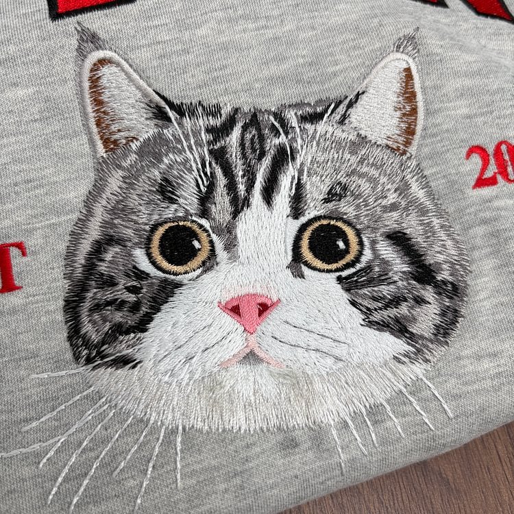 写実風ペットの肖像画が入ったカスタム刺繍スウェットシャツ