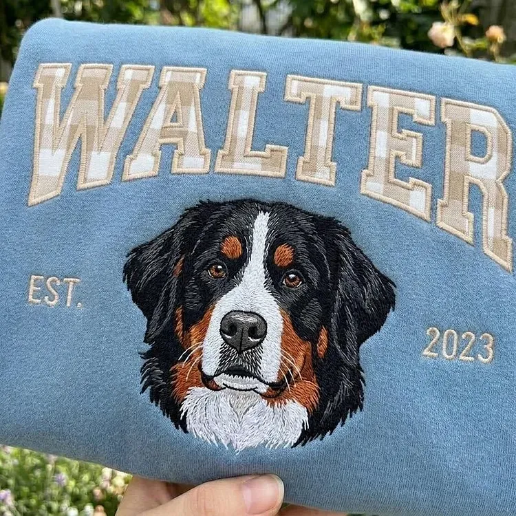 愛犬の顔刺繍ギンガムチェック スウェット｜ヴィンテージ風 varsity デザイン｜ペット記念品・犬好きへのプレゼント