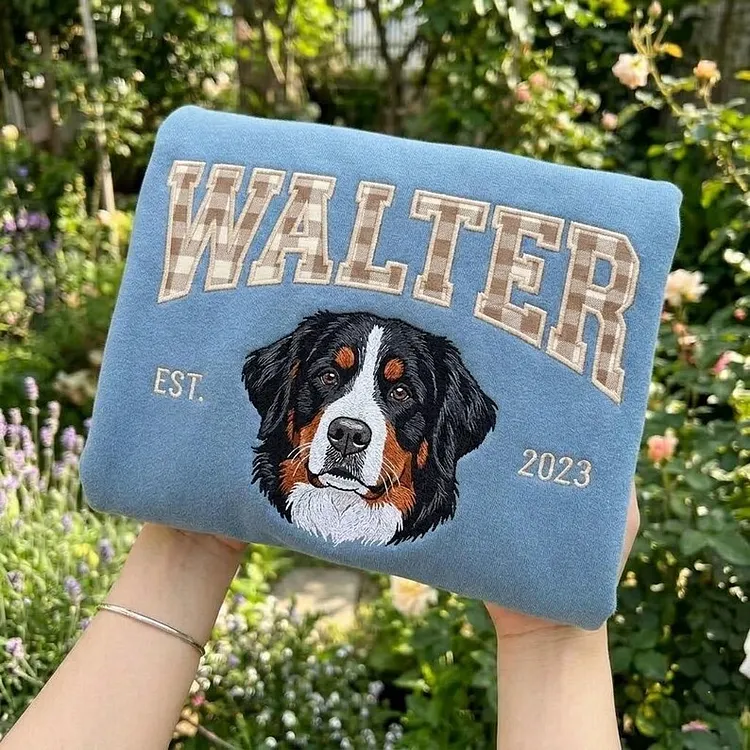 愛犬の顔刺繍ギンガムチェック スウェット｜ヴィンテージ風 varsity デザイン｜ペット記念品・犬好きへのプレゼント