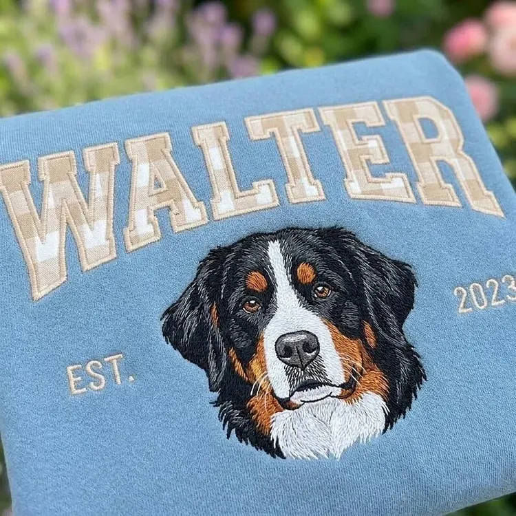 愛犬の顔刺繍ギンガムチェック スウェット｜ヴィンテージ風 varsity デザイン｜ペット記念品・犬好きへのプレゼント
