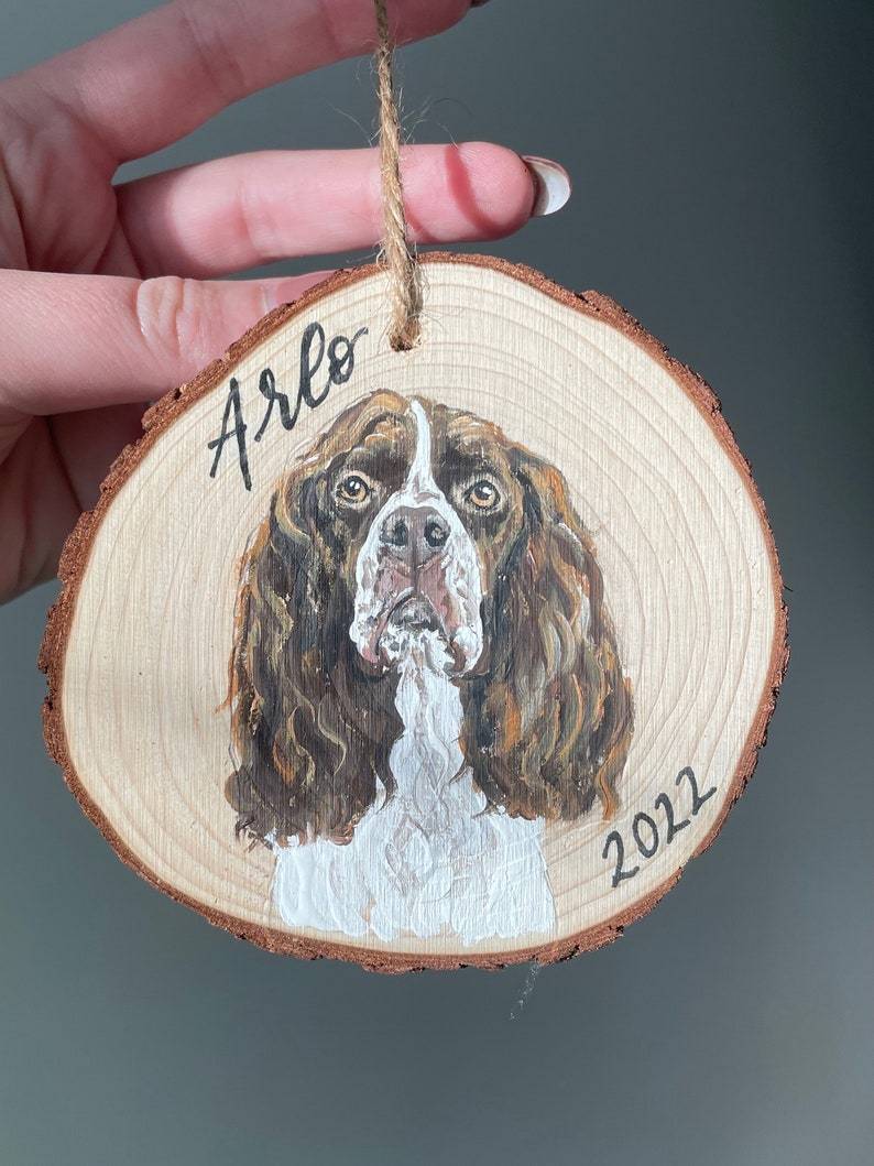 パーソナライズされたペットのアバター手描きスタイルの木製ホイールペンダント-welikecustom-MJ