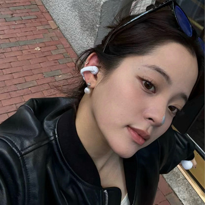 Cross-Shaped Flower Pearl Earrings 十字架小花珍珠耳环