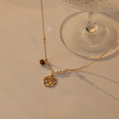 Classic Pearl Rose Blossom Necklace 温柔优雅珍珠玫瑰项链