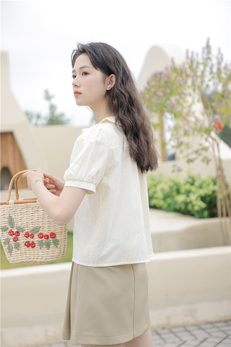 Retro Embroidered Doll Collar Shirt 复古绣花娃娃领衬衫