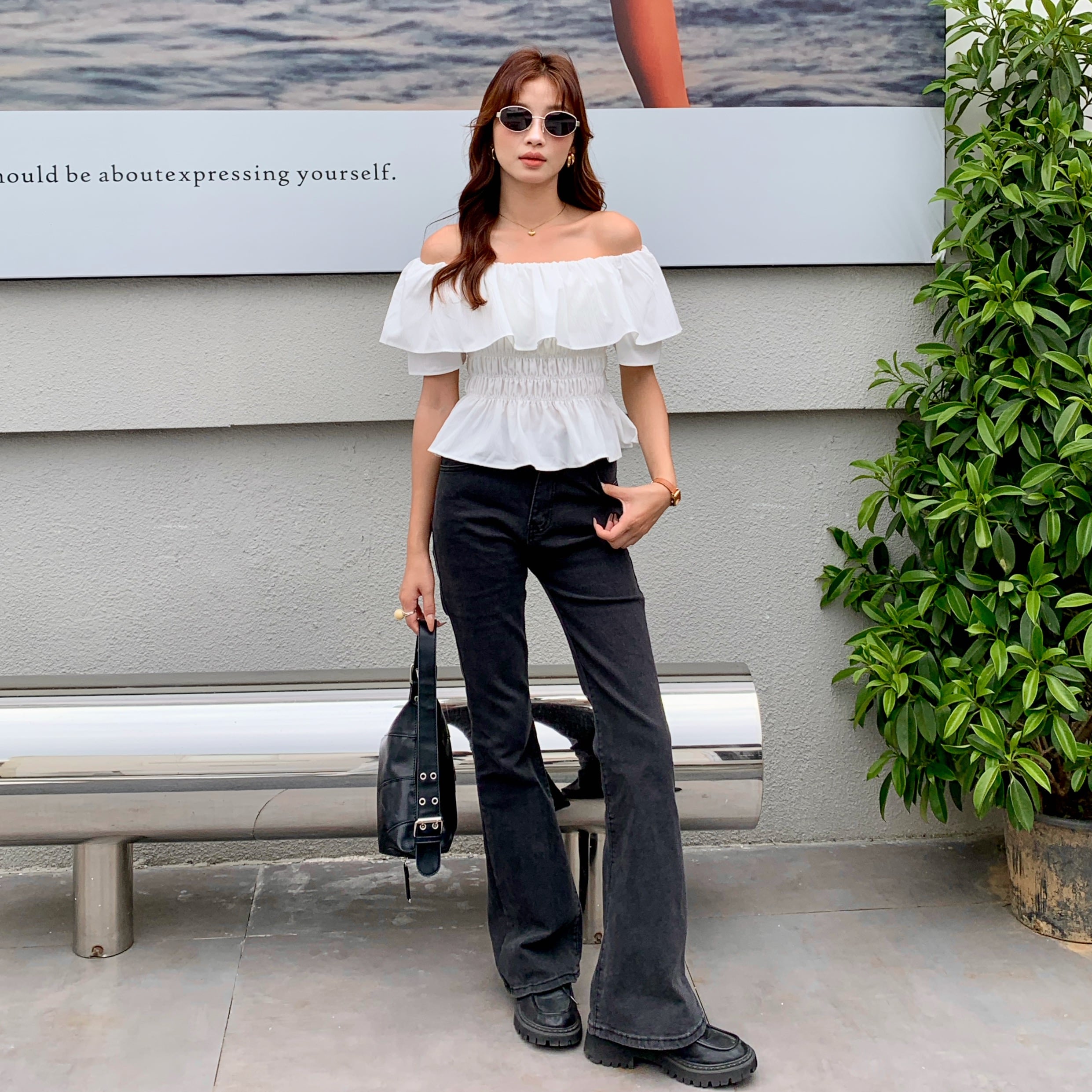 Off-Shoulder Ruffled Top荷叶边一字领收腰上衣*2 Colors