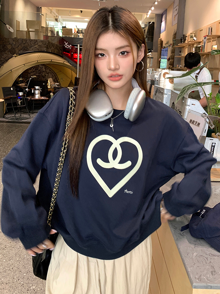Retro Heart Emblem Sweatshirt 美式爱心印花卫衣 *2Colors