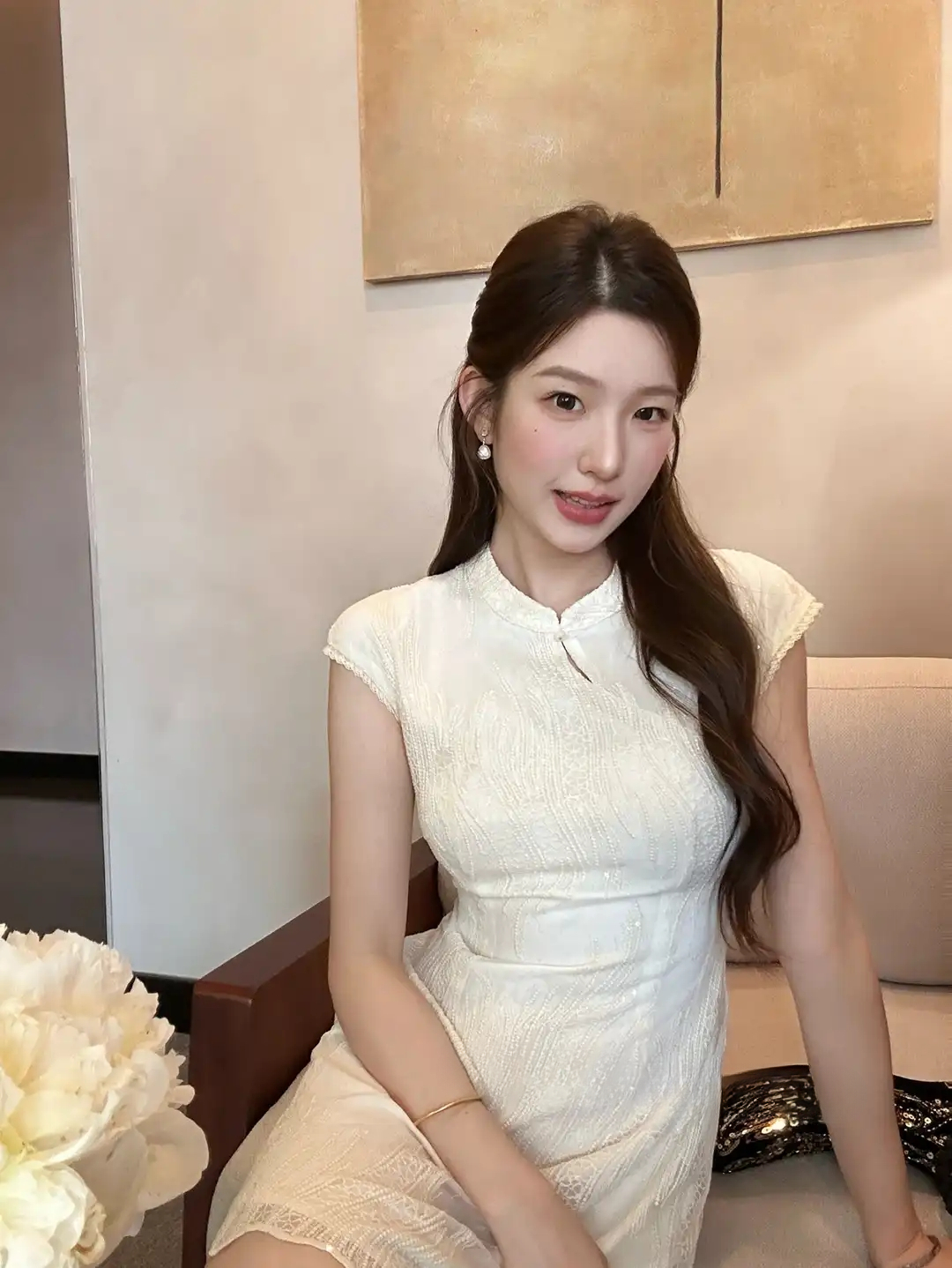 杏色重工绣花新中式旗袍