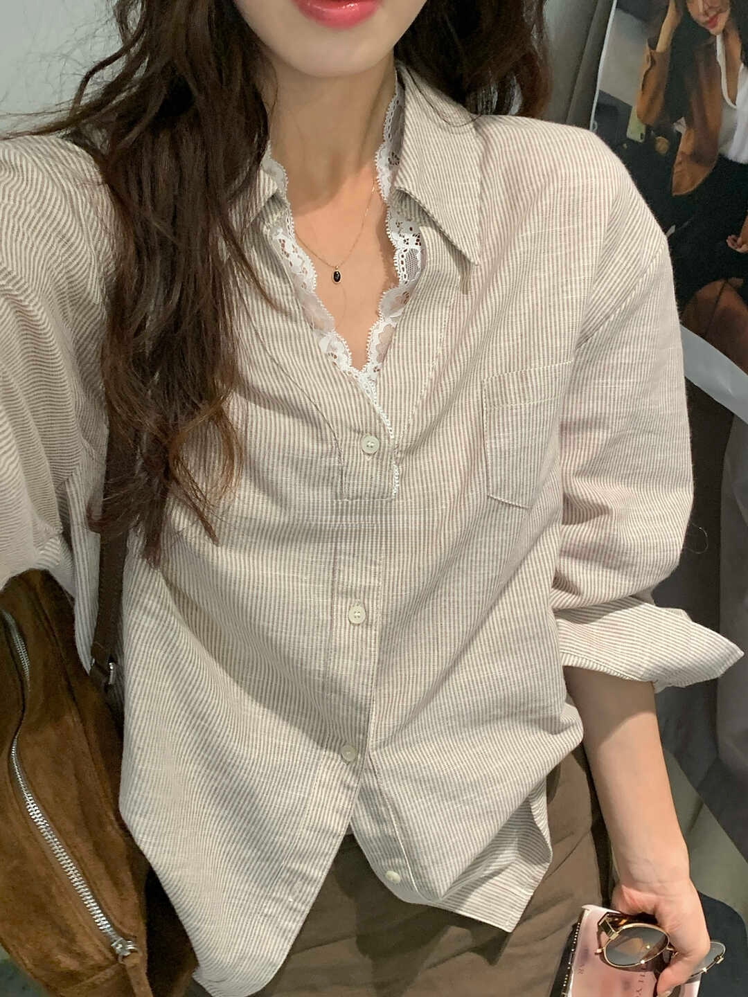 Lace Trim V-Neck Shirt V领蕾丝拼接衬衫*4 Colors