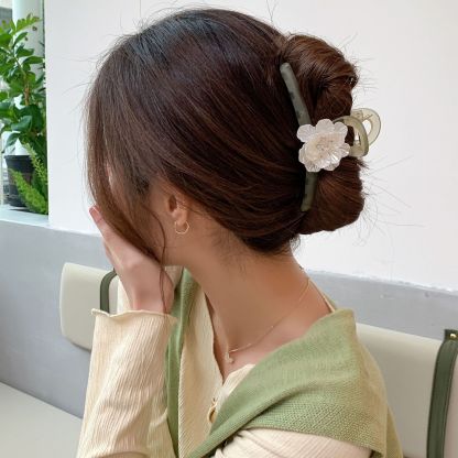Camellia Hair Claw 森系山茶花抓夹