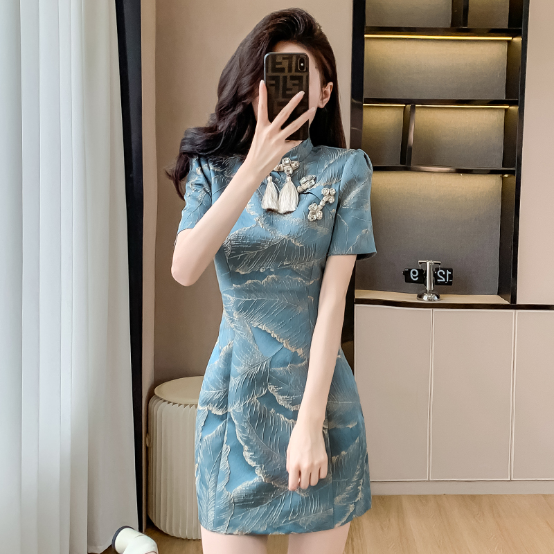 Azure Bloom Jacquard Cheongsam  蓝色提花改良旗袍