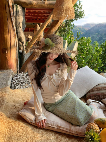 Roselle 3D Flower V-Neck Top 一眼沦陷! 别致又浪漫✦法式气质立体花朵V领上衣*3 Colors