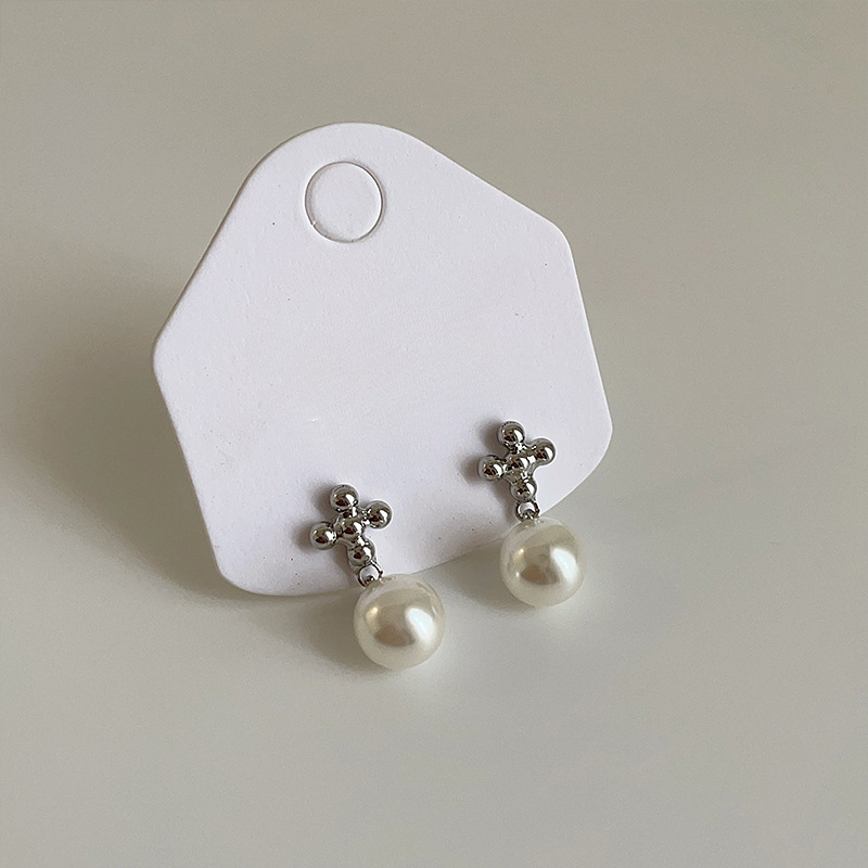 Cross-Shaped Flower Pearl Earrings 十字架小花珍珠耳环