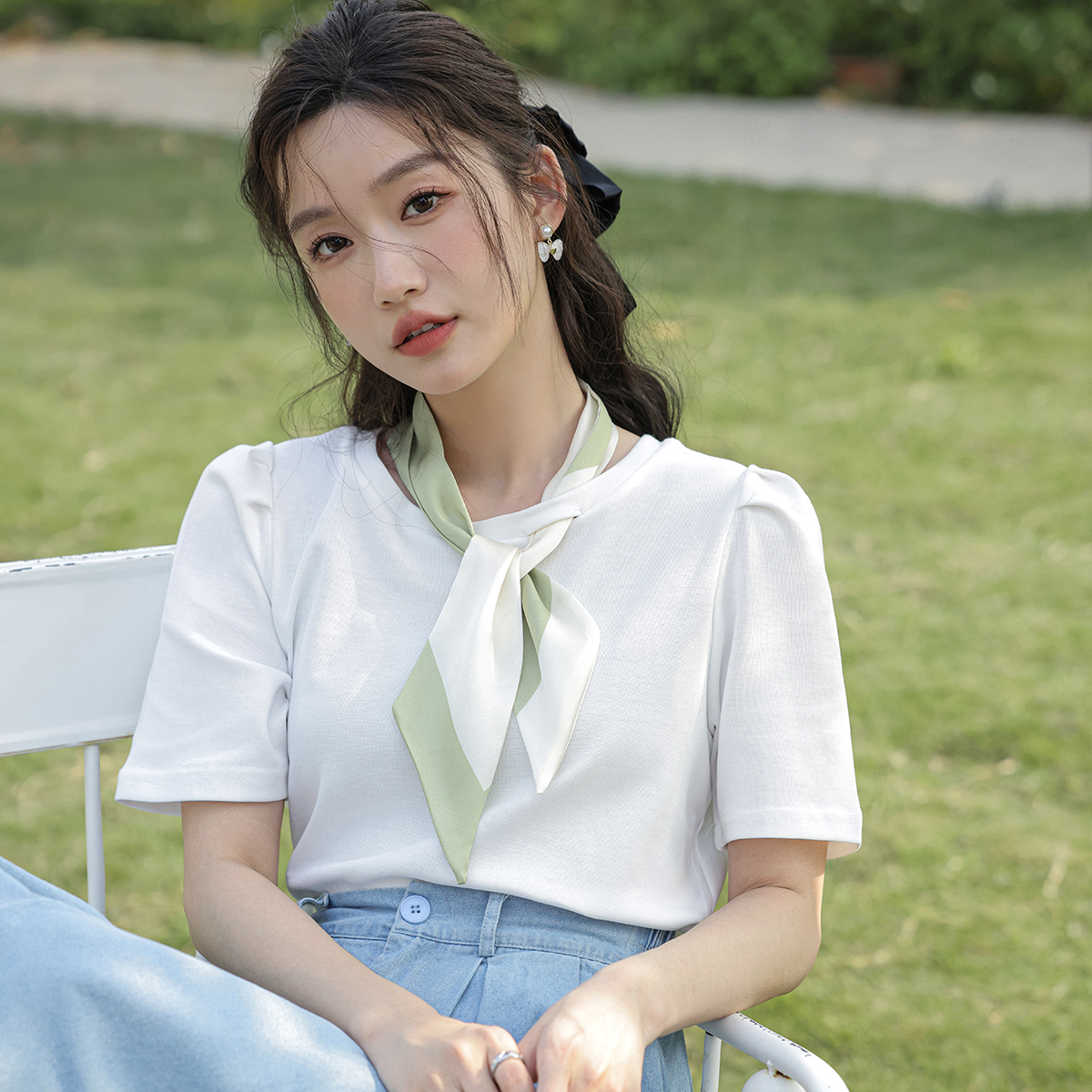 Real Shot 2023 Summer New Design Sense Niche Bow Scarf round Neck Short Sleeve Chic T-shirt Top