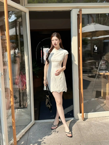 杏色重工绣花新中式旗袍