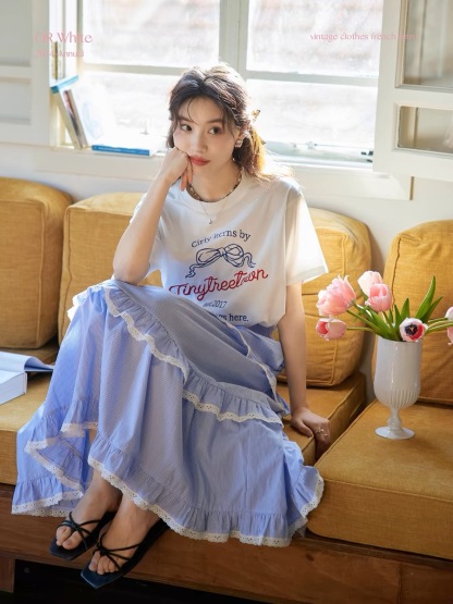 Retro Bow Letter Tee 复古蝴蝶结英文字母T恤 