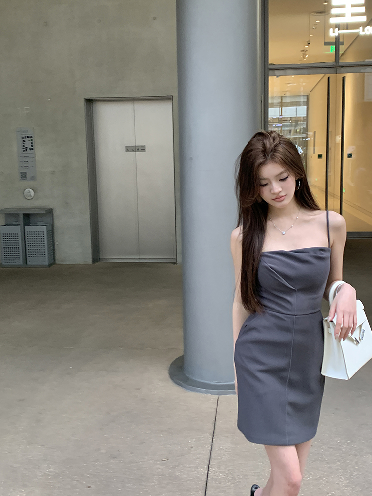 Grey Pleated Dress 灰色褶皱连衣裙