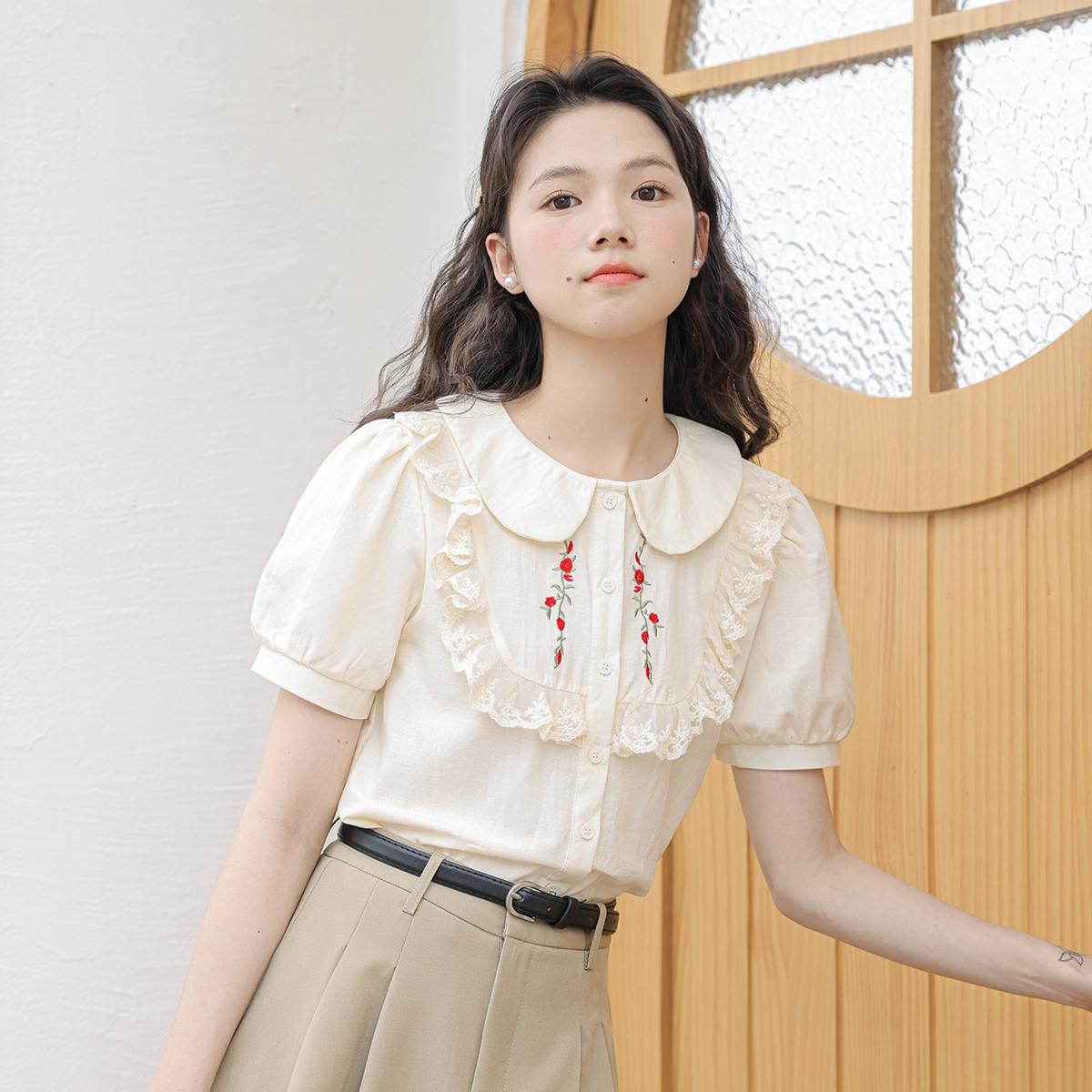 Retro Embroidered Doll Collar Shirt 复古绣花娃娃领衬衫
