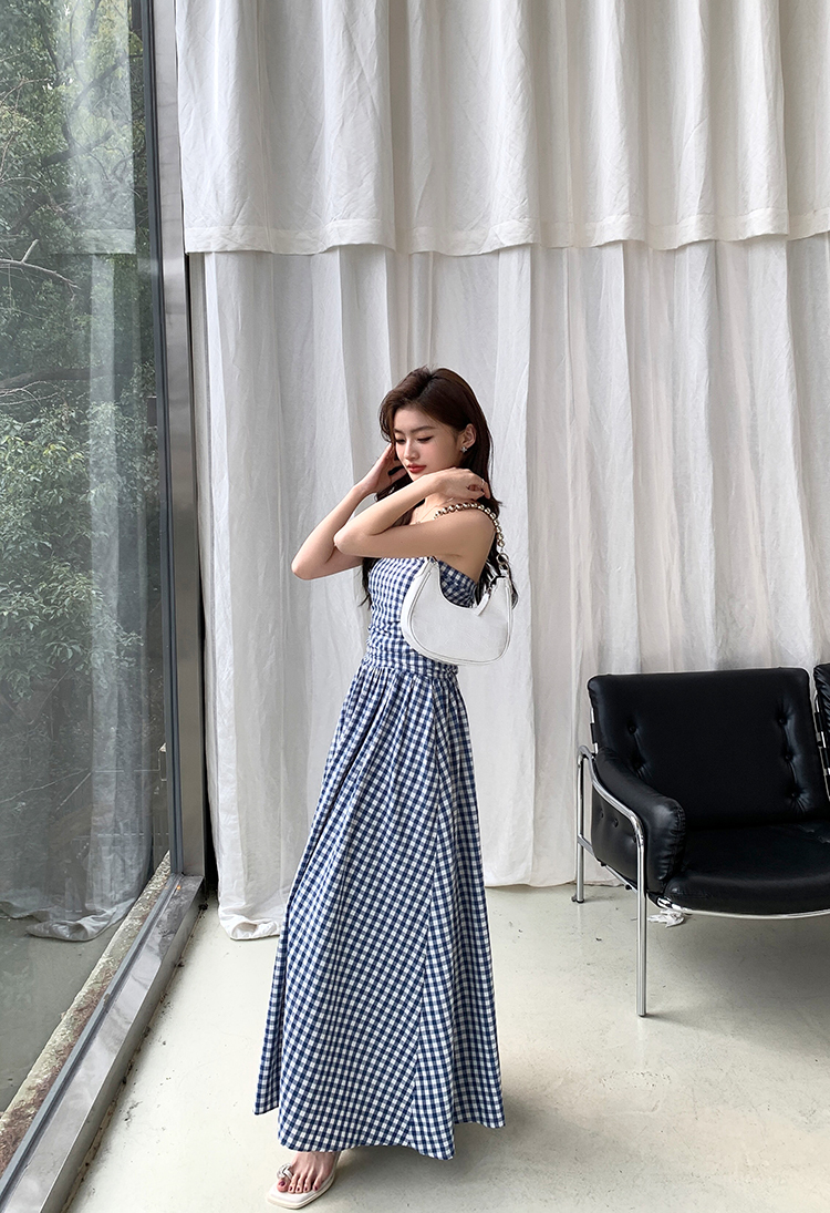 Real shot of the new 2025 spring-summer black, white, and blue plaid off-shoulder strapless design long elegant dress for women
