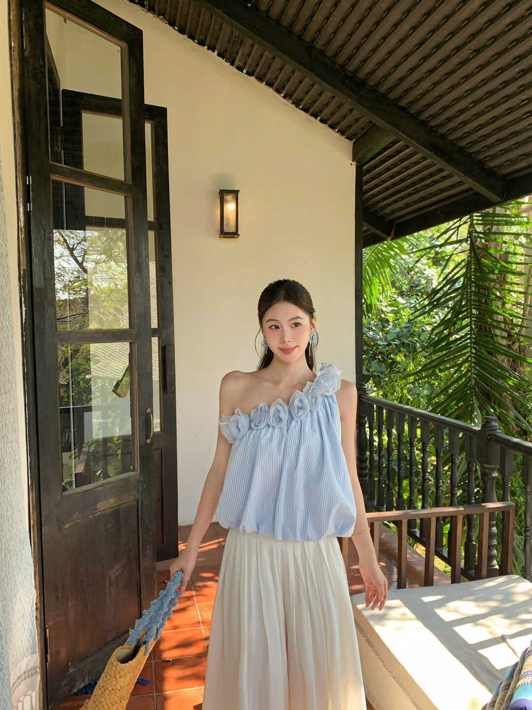 Elowrose 3D Blossom Off-Shoulder Striped Top 被追着问~浪漫立体花朵斜肩度假风条纹上衣*2 Colors