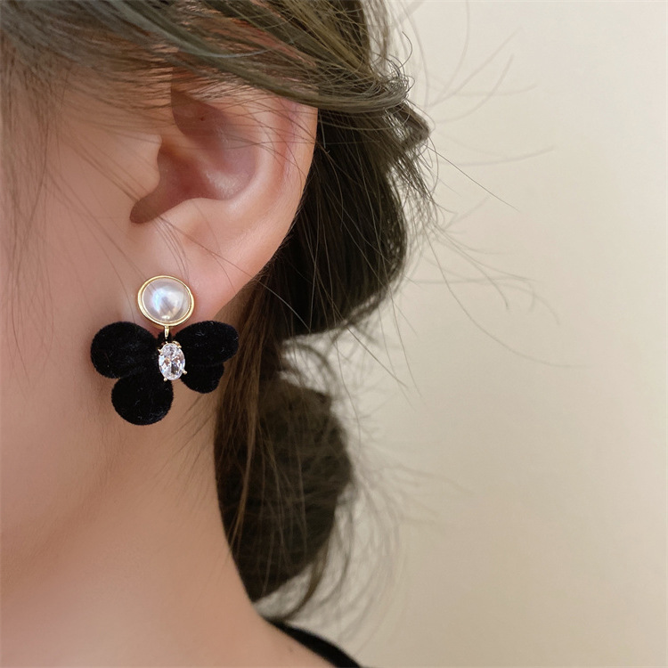Velvet Bow Pearl Earrings 植绒蝴蝶结珍珠耳环*2色