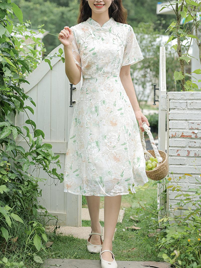 雪纺碎花裙 Chiffon Floral Dress