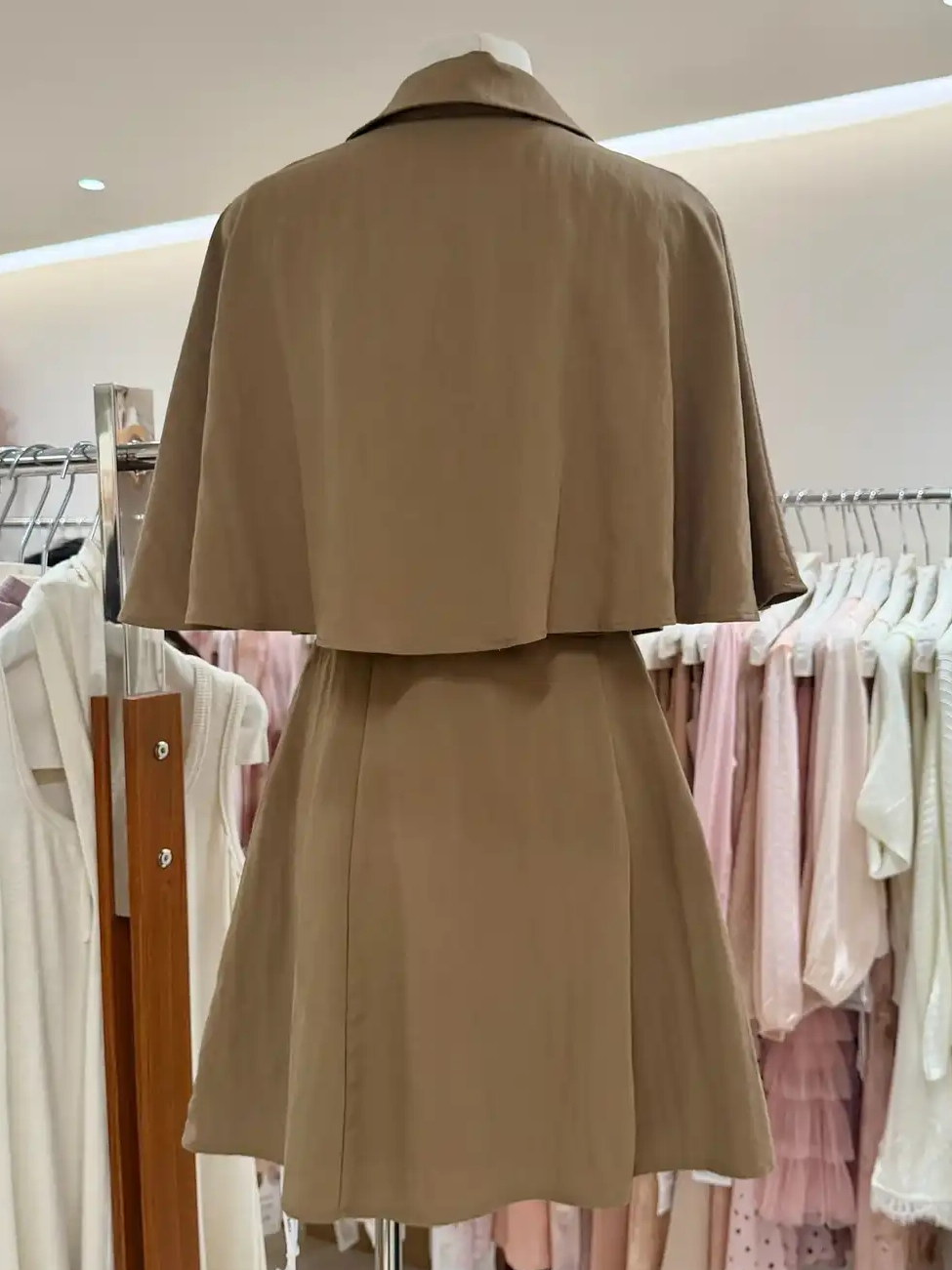 LUXE Cape-Sleeve Dress 千金斗篷设计连身裙 * 3 Colors