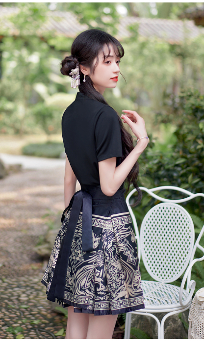 Black Eternal Pattern Horse-face skirt Two-Piece Set黑色图腾短款马面裙套装
