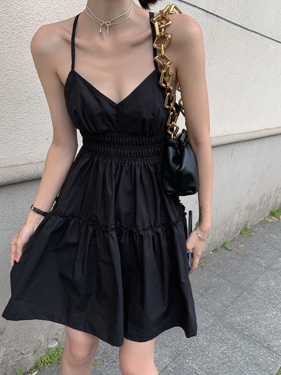 Black Strap Dress Sexy V-neck Waist-Cinching Puffy Big Hem Little Black Dress 黑色吊带连衣裙