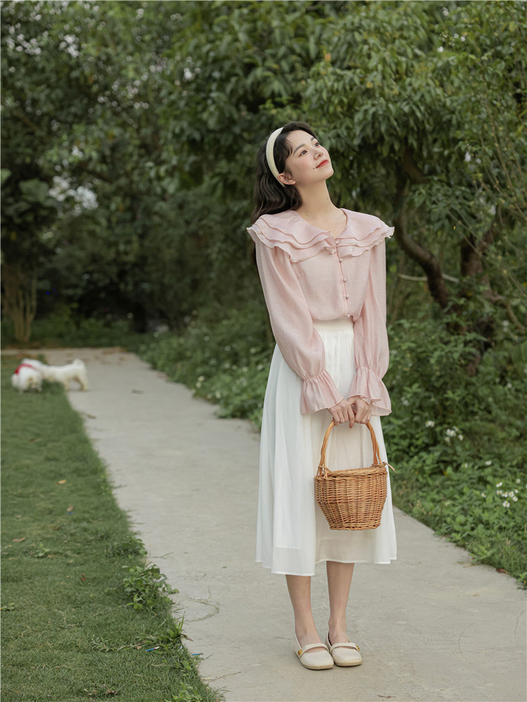 温柔小女人~甜美韩系荷叶领喇叭袖上衣*3色