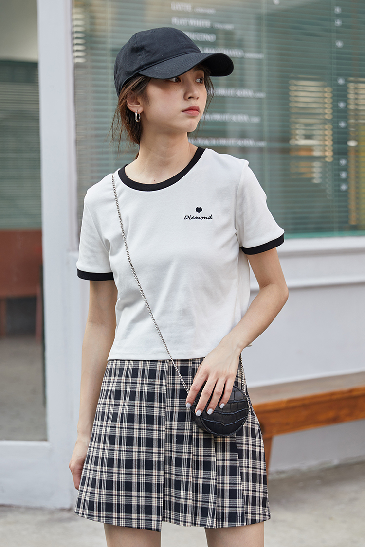Contrast Border Crop Top 撞色边短款T恤