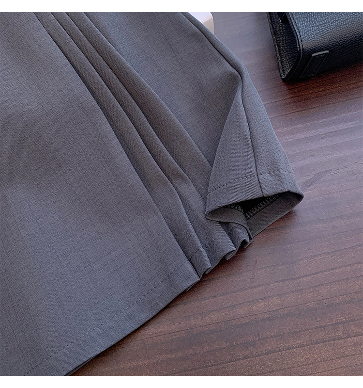 Tessa Gray Pleated Skirt 灰色百褶裙