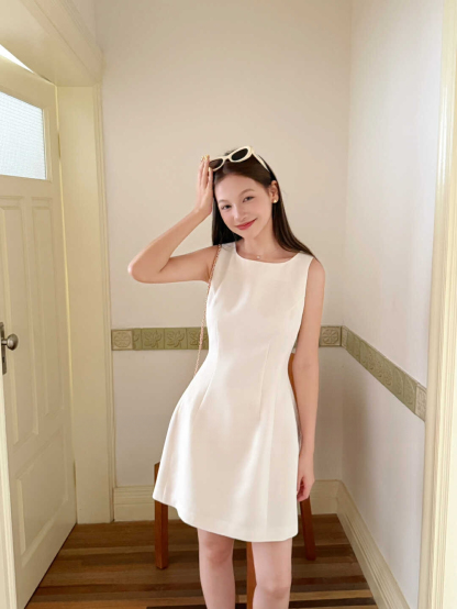 Avenna Round Neck Waist Dress 纯色圆领收腰连身裙*7 Colors