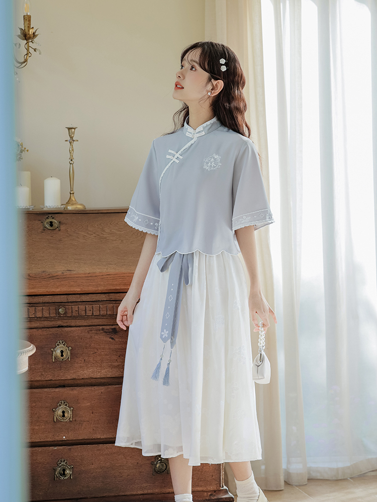 Spring and Summer Age-Reducing Embroidered Women's Republic of China Style Young Student Suit Half Sleeve Shirt Skirt Two-Piece Set 40