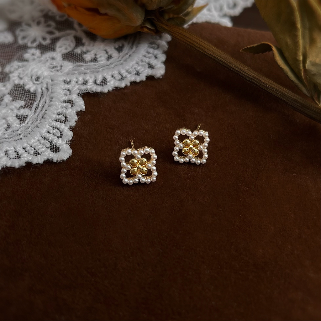 Four-Leaf Clover Earrings 四叶花耳环
